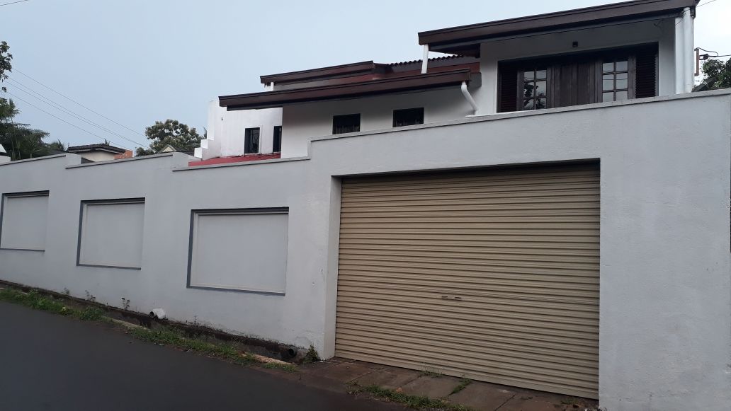 House For Sale In Thalawathugoda